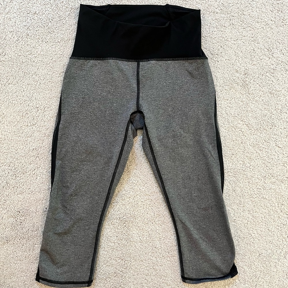 Lululemon workout pants size 6
